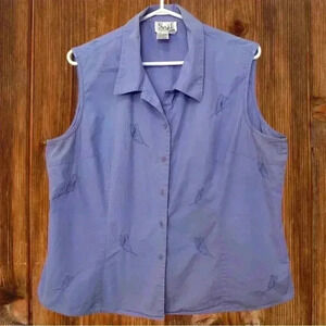 Script vintage, 100% cotton,  sleeveless top w front darts, butterfly embroidery